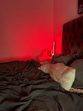 EllaMae live sex cam