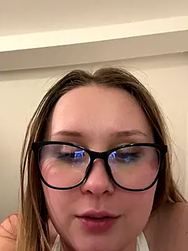 YoungJoyce live sex cam