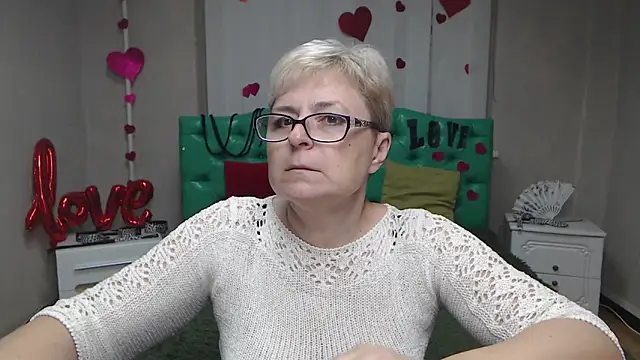 EmiliaGree live sex cam