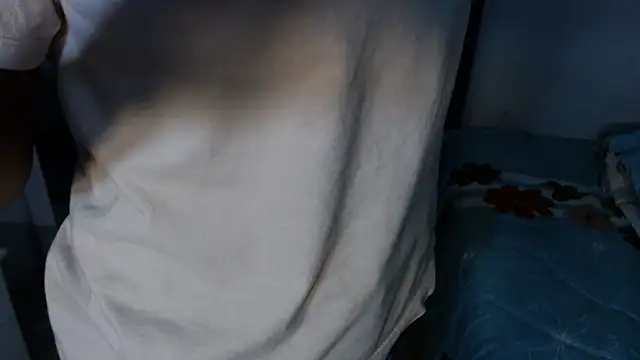 emma_stone54's cam snapshot