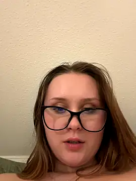 YoungJoyce's cam snapshot