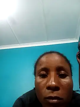 HotPetite_25's cam snapshot