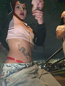 Emilyy-18's cam snapshot