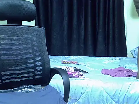 Horny-slut_'s cam snapshot