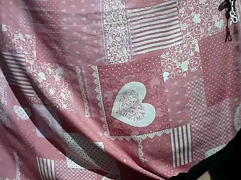 CreamyPussy30's cam snapshot