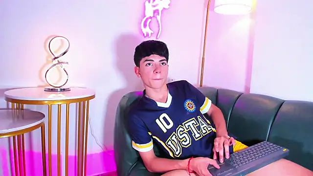 Peter_chase live sex cam