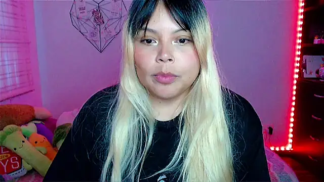 EllieMoonX's cam snapshot