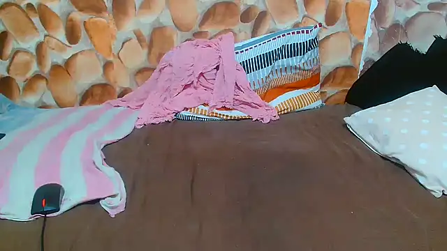 AfricanBigAssxx98's cam snapshot