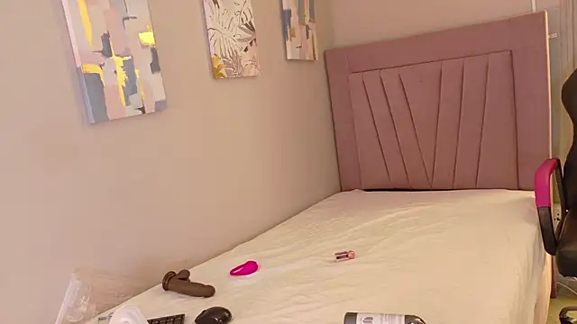 meli_peach1's cam snapshot