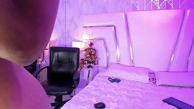 Zara_Roux's cam snapshot