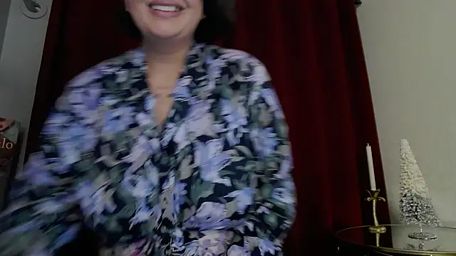 BustyAllyy's cam snapshot