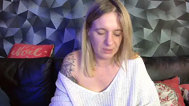 Delichieuse5's cam snapshot