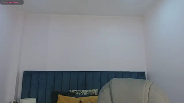 april_bunnyy's cam snapshot