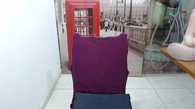 curly_greeneyed's cam snapshot