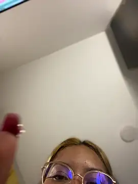 baby_lizy's cam snapshot