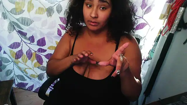 Mommybubbles2's web cam