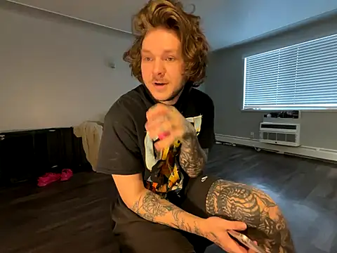 Tatertats live sex cam