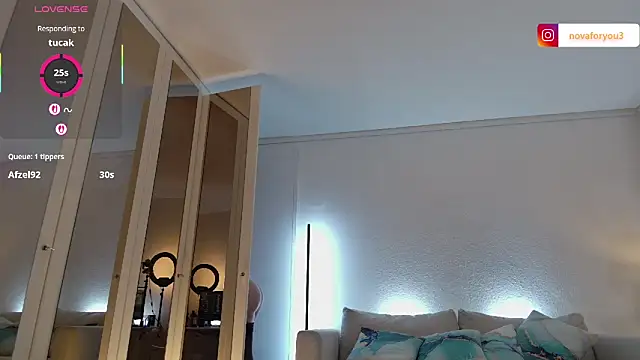 Nova-Lee live sex cam