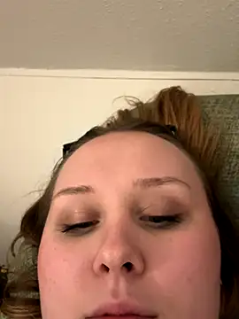 YoungJoyce live sex cam