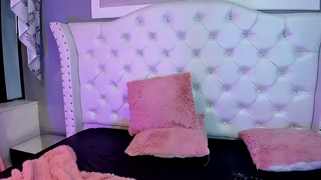 Cristinawhite's cam snapshot