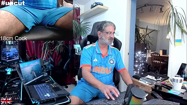 OnlineBossUK live sex cam