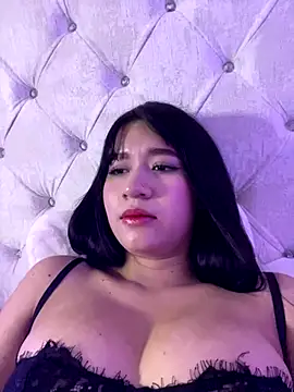 Emi_blair live sex cam
