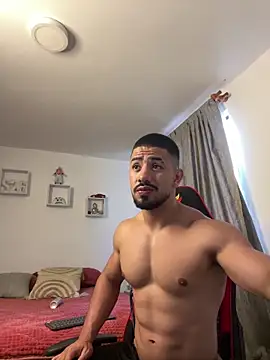 Ezzio_Scolaro live sex cam