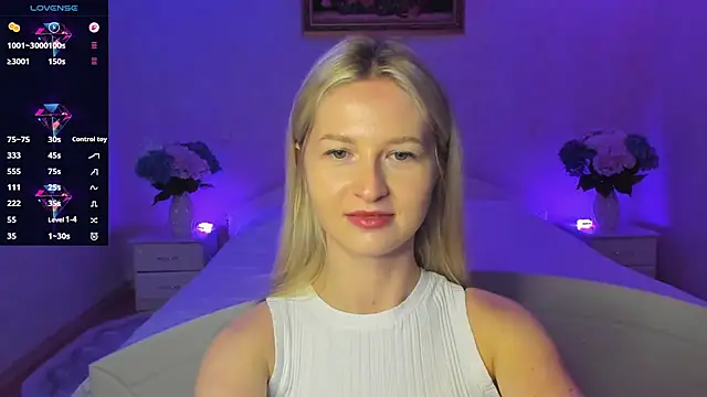 Julie_Blaze's cam snapshot