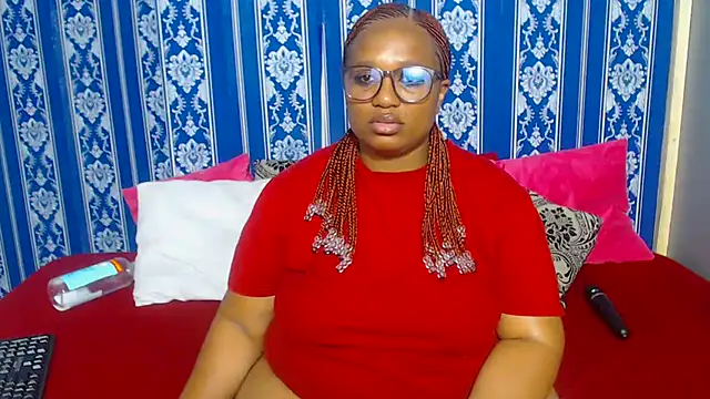 JUICEYLIPS333's cam snapshot