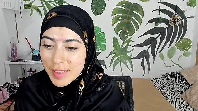 chaymae_nah_'s cam snapshot