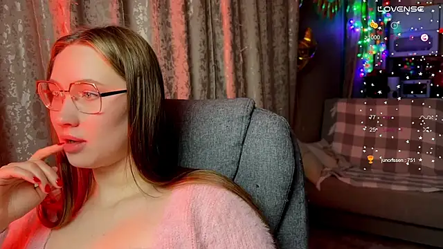 ChloeMillerMeow's cam snapshot