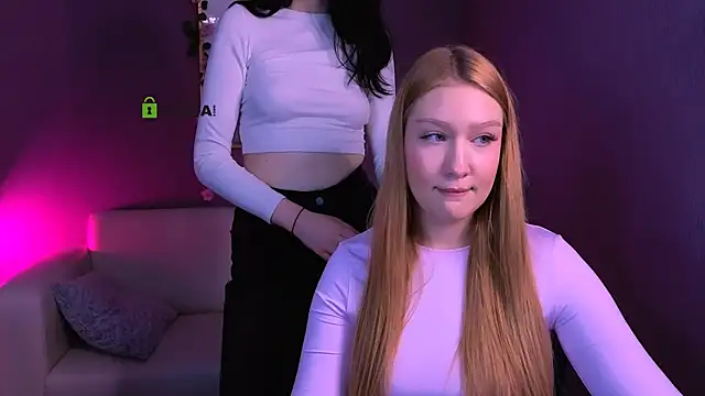 playful_sophie's web cam