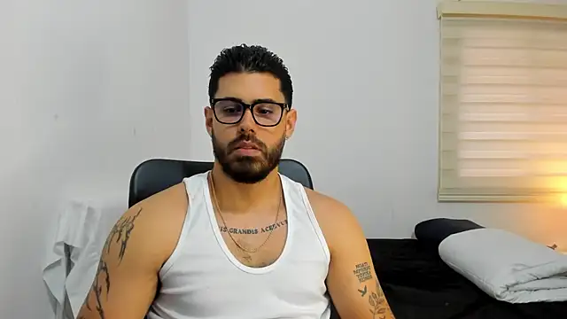 Justyn_Torres live sex cam