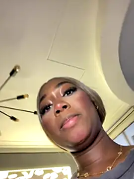 alisonn_moon's cam snapshot