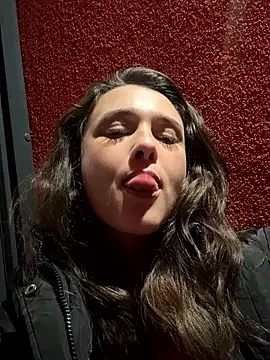 MayaVonDe live sex cam