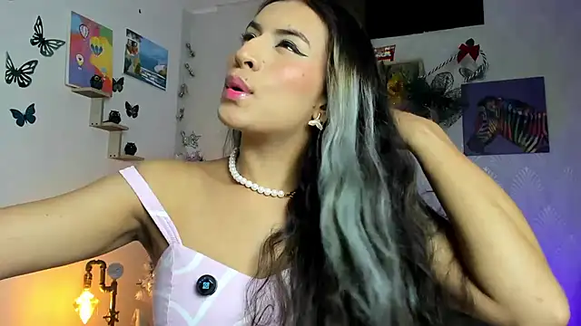 Alaia_Love77's cam snapshot