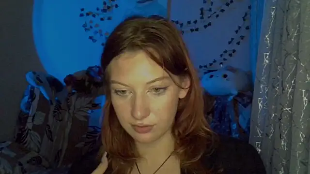 Lily_Ember's cam snapshot