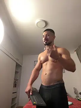 Ezzio_Scolaro live sex cam