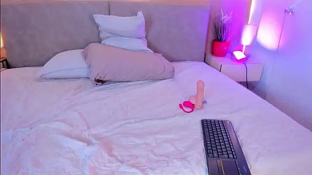 Julietaa_1's cam snapshot