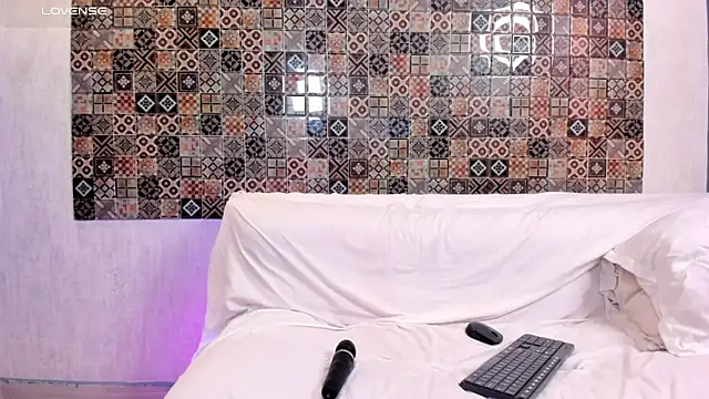 Pamela_Johnsonn's cam snapshot