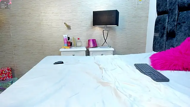 MiaAmore_'s cam snapshot