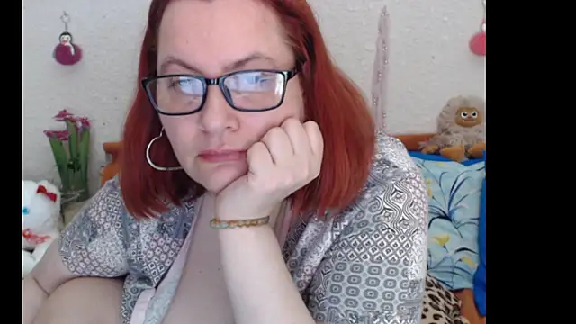 PlayfullMature's cam snapshot