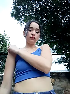 sweet_outdoor_charm live sex cam