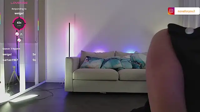 Nova-Lee live sex cam