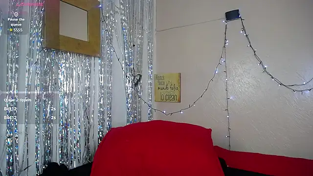 tiiny_emilly's cam snapshot