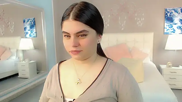 _Maddison_Ivanova_'s cam snapshot