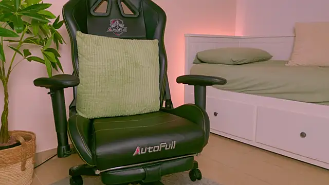 milfnameless live sex cam