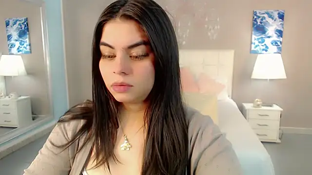 _Maddison_Ivanova_'s cam snapshot