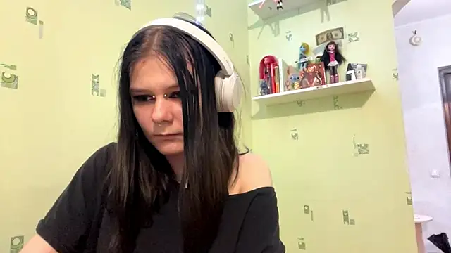 TraceeSchutt's cam snapshot