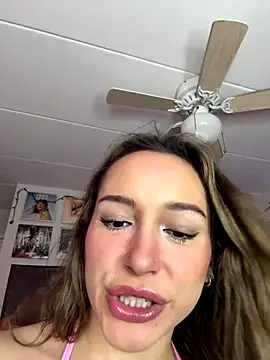 chicagoariana's cam snapshot